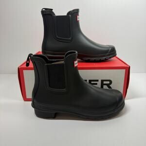 NIB• Women's Original Chelsea Boots Size: 9